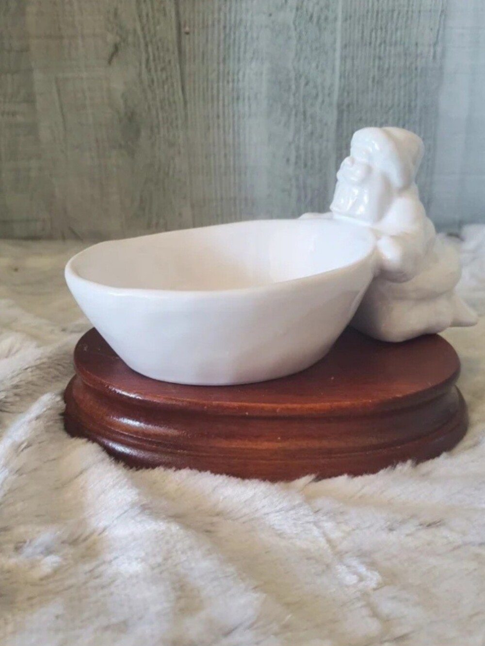 Williams Sonoma White Porcelain Santa Candy Trinket Nut Dish Christmas 6"